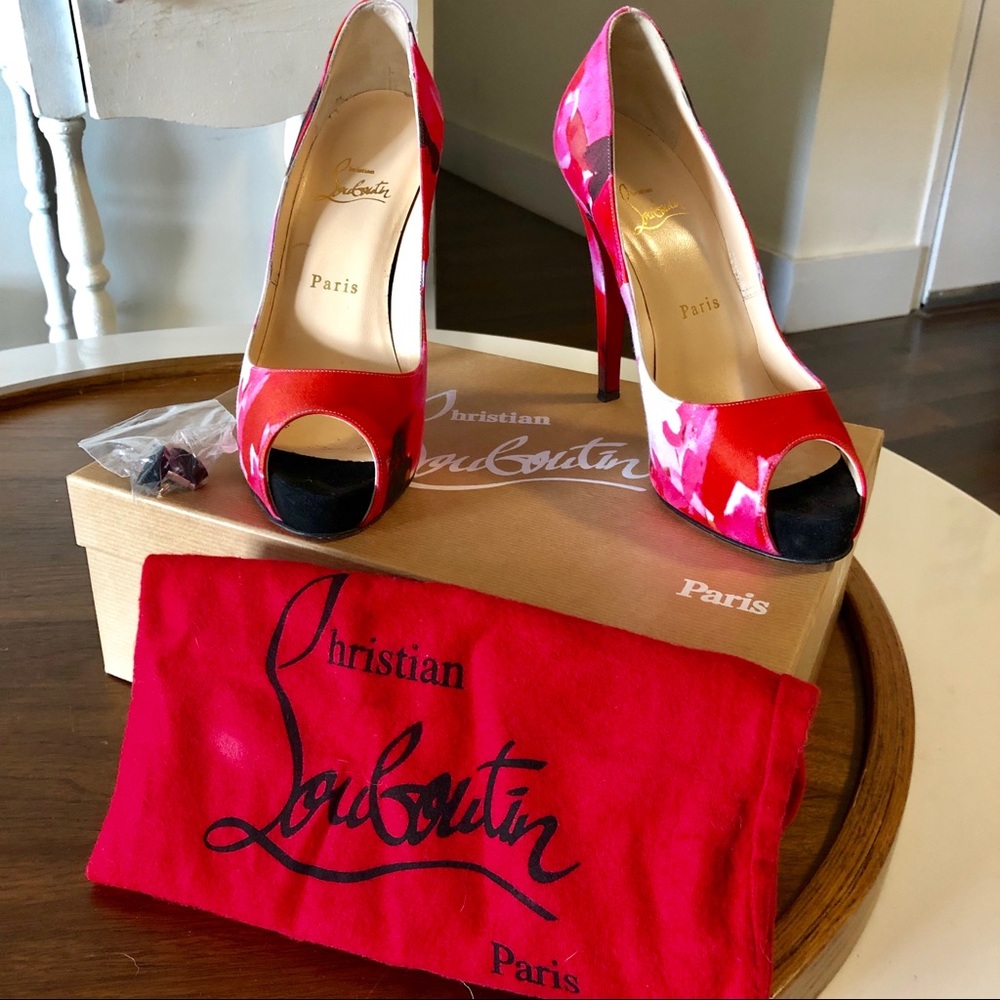 Christian Louboutin Very Prive heels